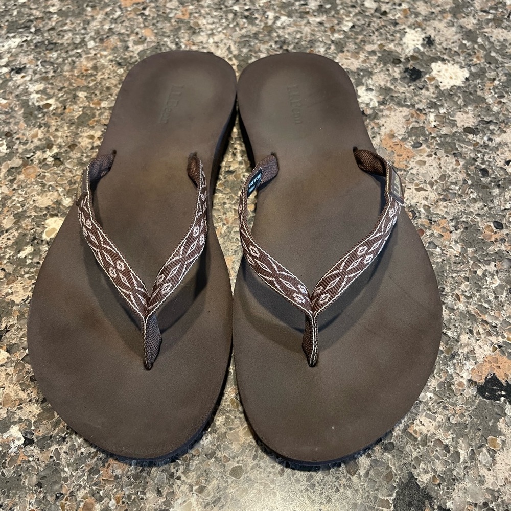 Brown LL Bean flip flops. Size 8